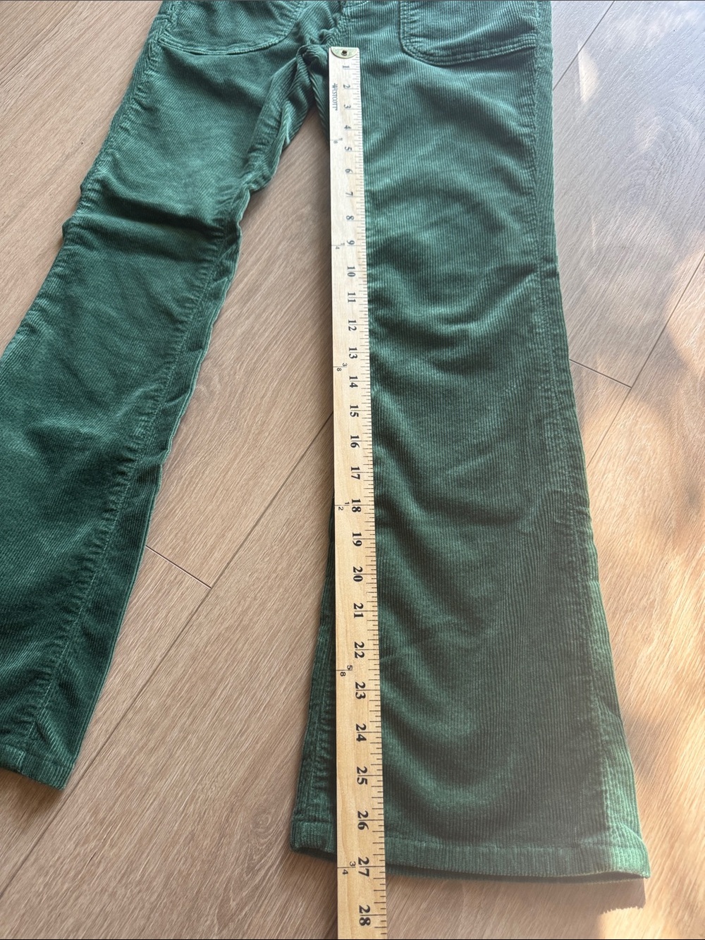 Anthropologie Pilcro The Low-Rise Icon Flare Corduroy Chop Pocket Green Size 25 - Picture 15 of 15